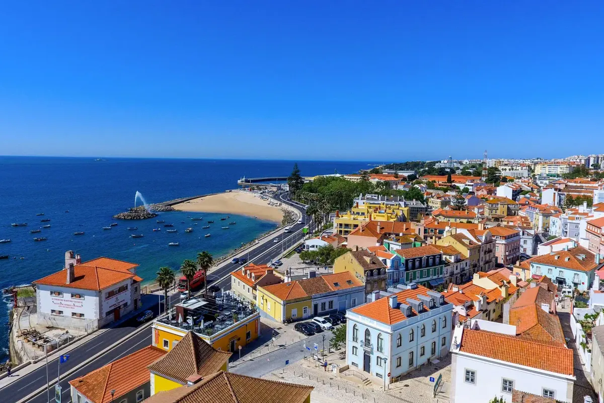 Industrial warehouses in Oeiras